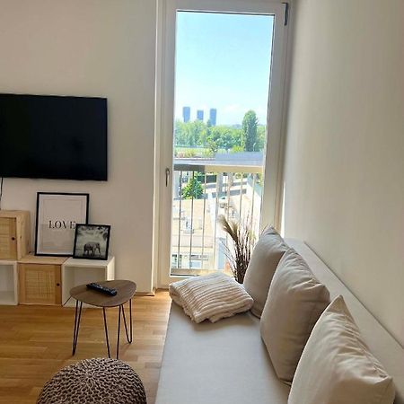 Donaublick Oasis: Stylische Wohnung فيينا المظهر الخارجي الصورة