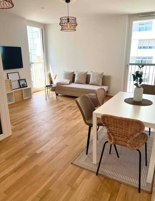 Donaublick Oasis: Stylische Wohnung فيينا المظهر الخارجي الصورة