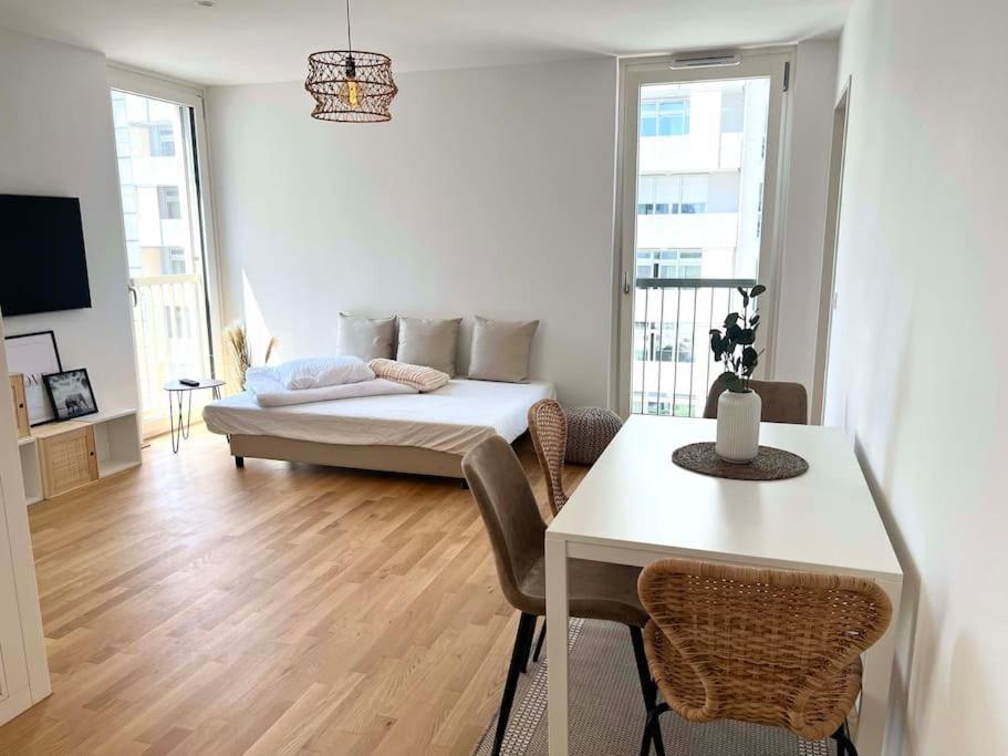 Donaublick Oasis: Stylische Wohnung فيينا المظهر الخارجي الصورة